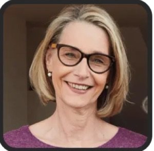 Female customer using Neura Supplement for mental clarity